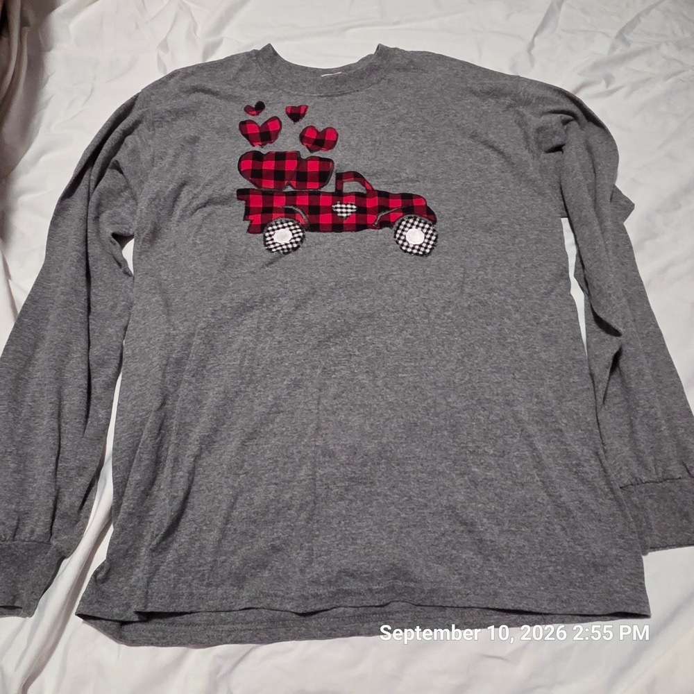 Gildan Heavy Cotton Long Sleeve Gray T-Shirt Buffalo Plaid Heart Truck Large